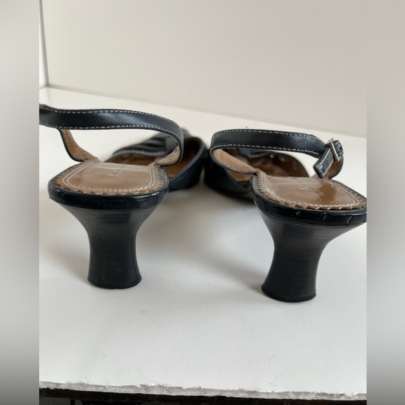 Naturalized Navy Leather Sling -back Pumps size 7 1/2. - Picture 4 of 9